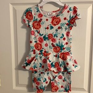 DotDotSmile sz 7 romper. good condition Smoke free home
